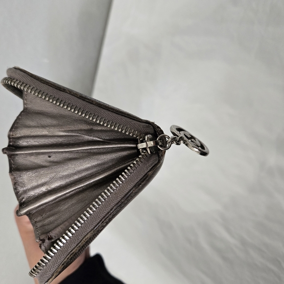 Gucci Brown Monogram Wallet with Silver Charm - Picture 5 of 13